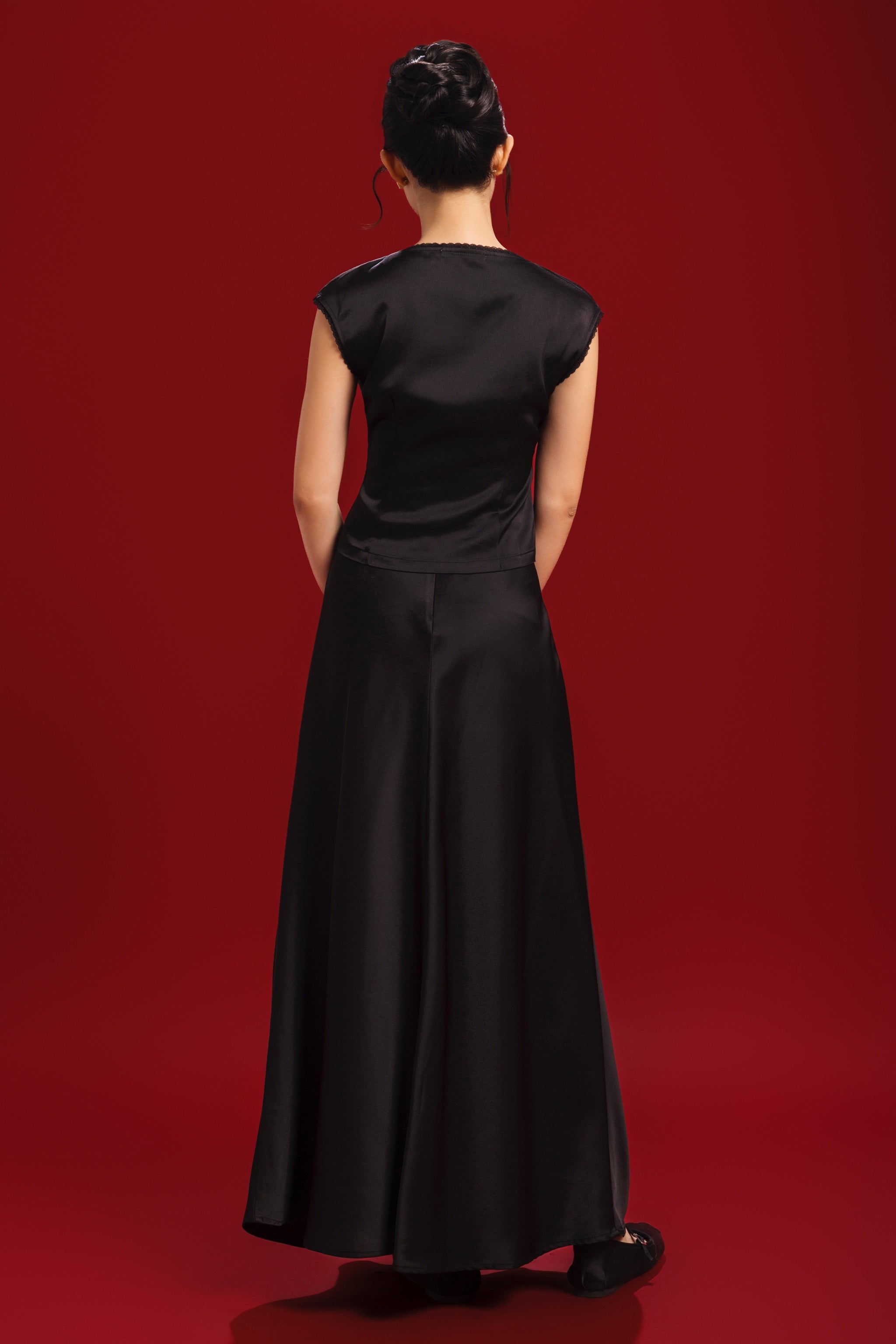 [BUNDLE SET] Favoured Lace Trim V-neck Padded Satin Top & Allure Satin Maxi Flare Skirt in Black