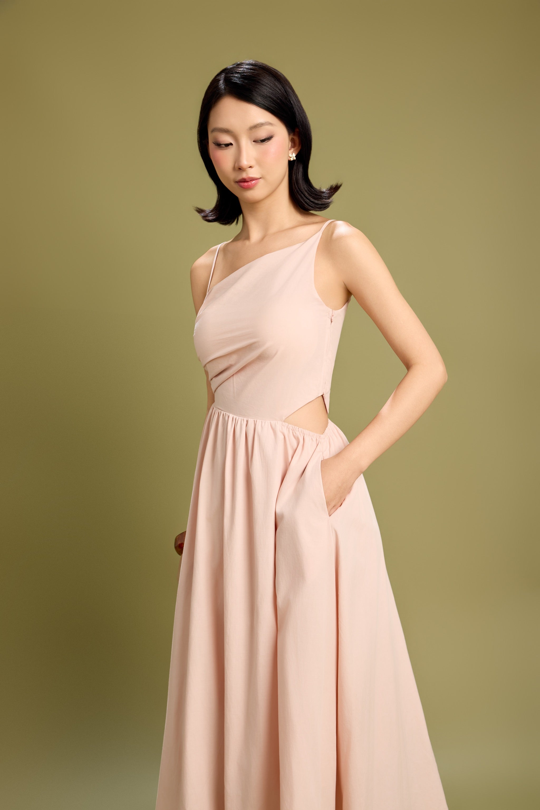 Upside Asymmetrical Cut-out Padded Dress in Crepe Pink