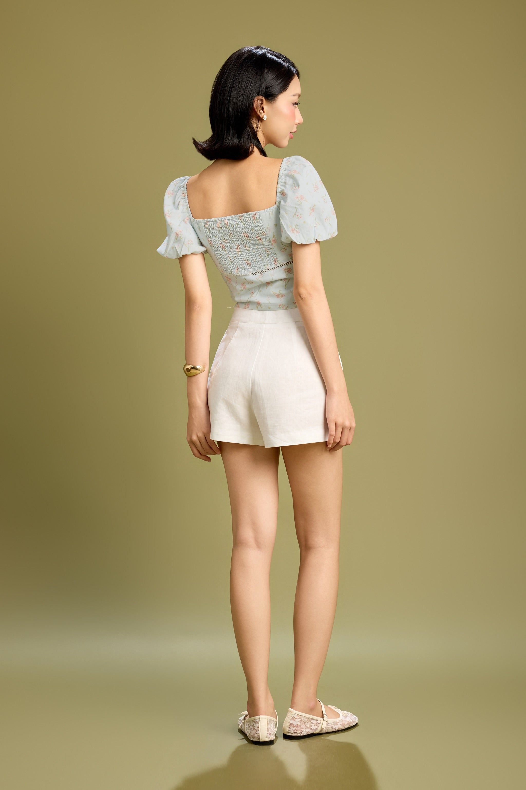 Daydream Pleated Puff Sleeve Padded Top in Lucky Bloom (Blue)