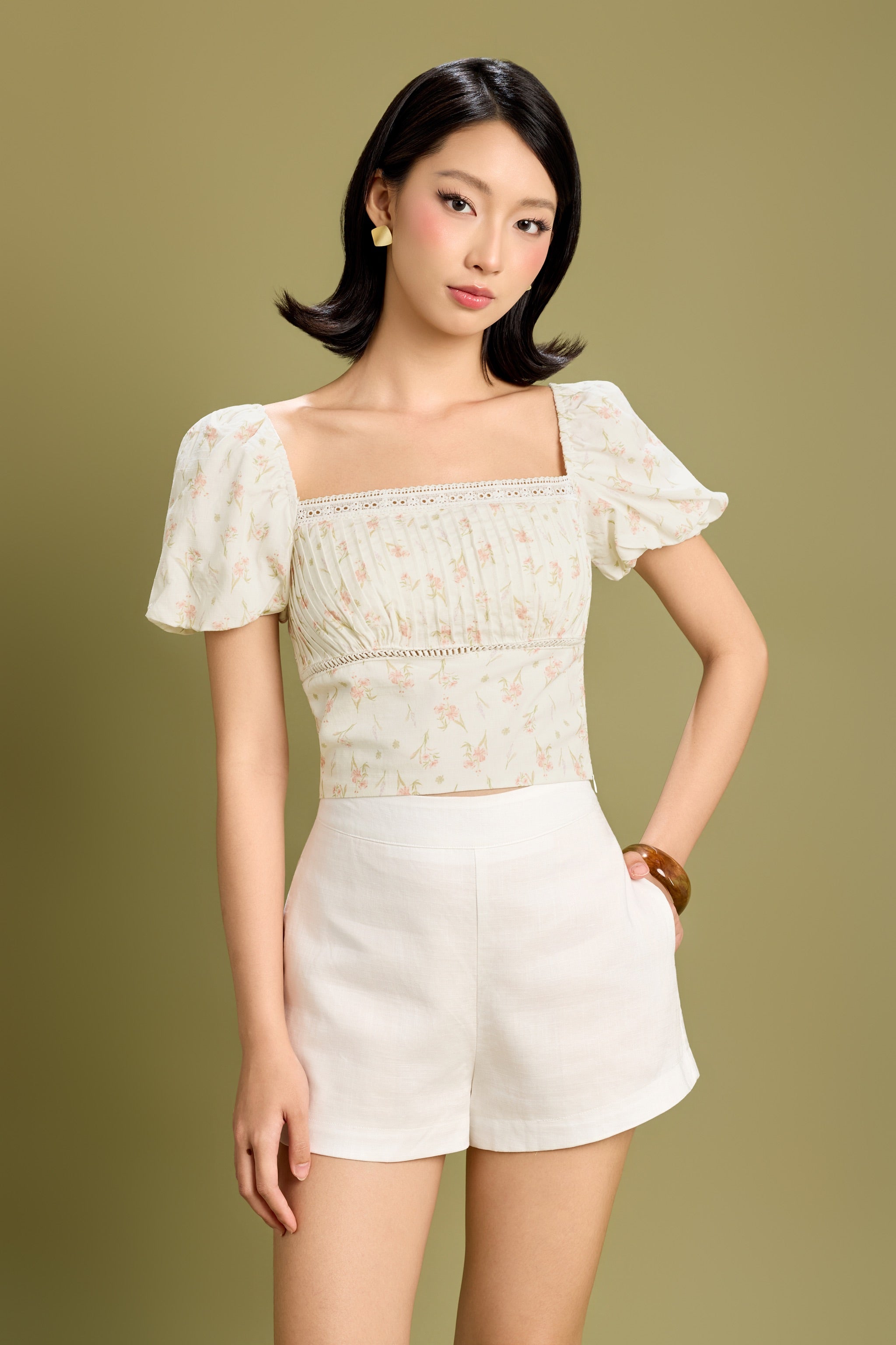 Daydream Pleated Puff Sleeve Padded Top in Lucky Bloom (Cream)